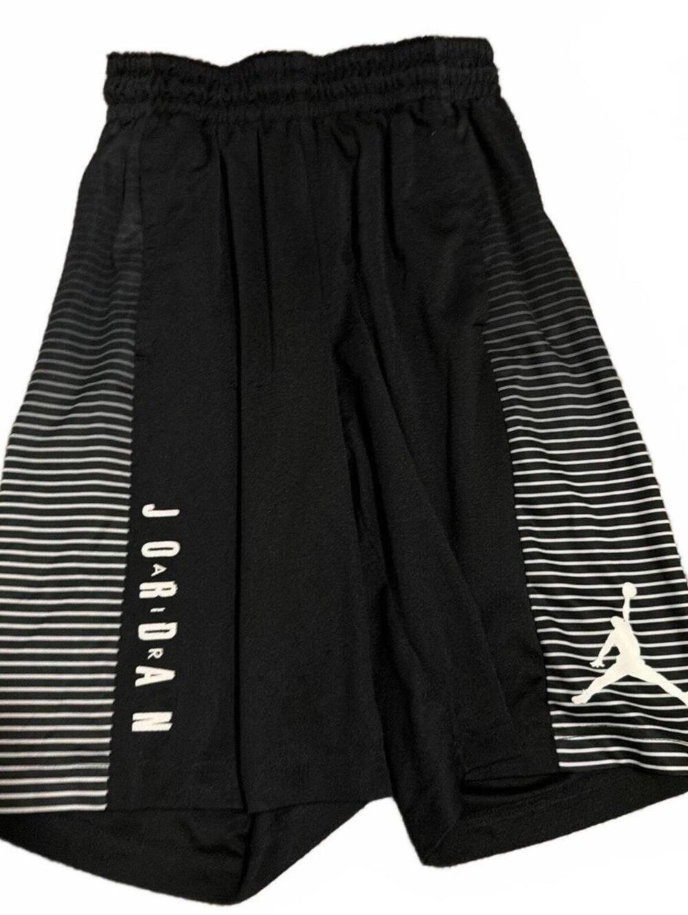 Jordan Boys Large Black Athletic Basketball Shorts